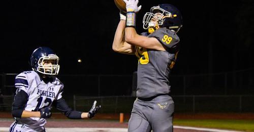 Breckenridge scores 20-unanswered points, wins D8 district